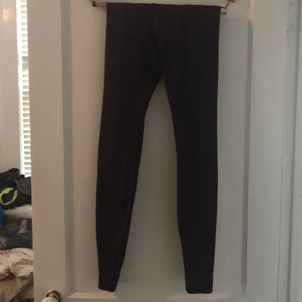 Lululemon wonder under size 4 purple leggings